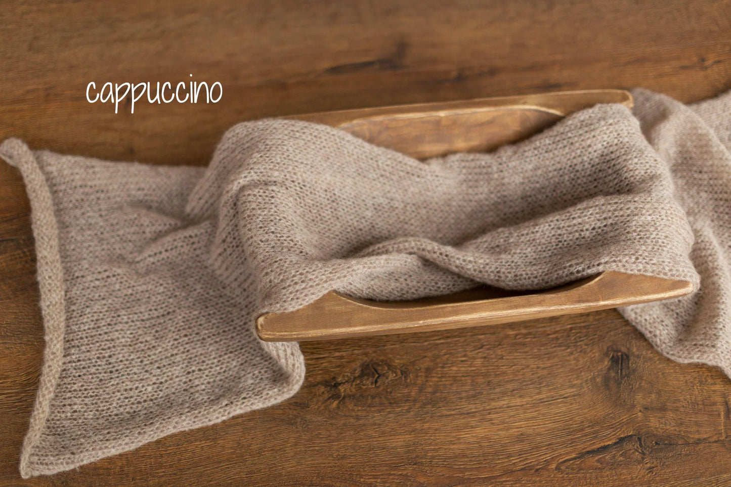 ソフトモヘア糸使用のニューボーン用おくるみ