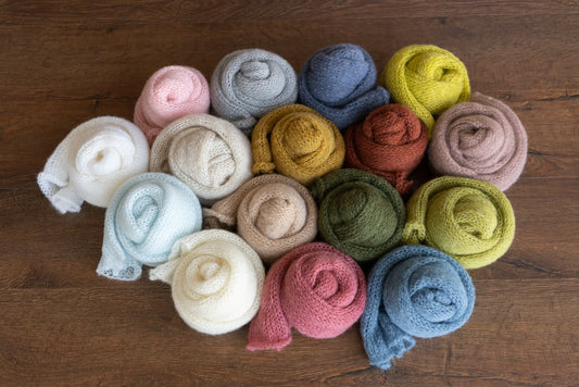 ソフトモヘア糸使用のニューボーン用おくるみ