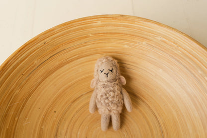 オーバーオール、ボトムス、ヒツジのぬいぐるみ、ボンネット