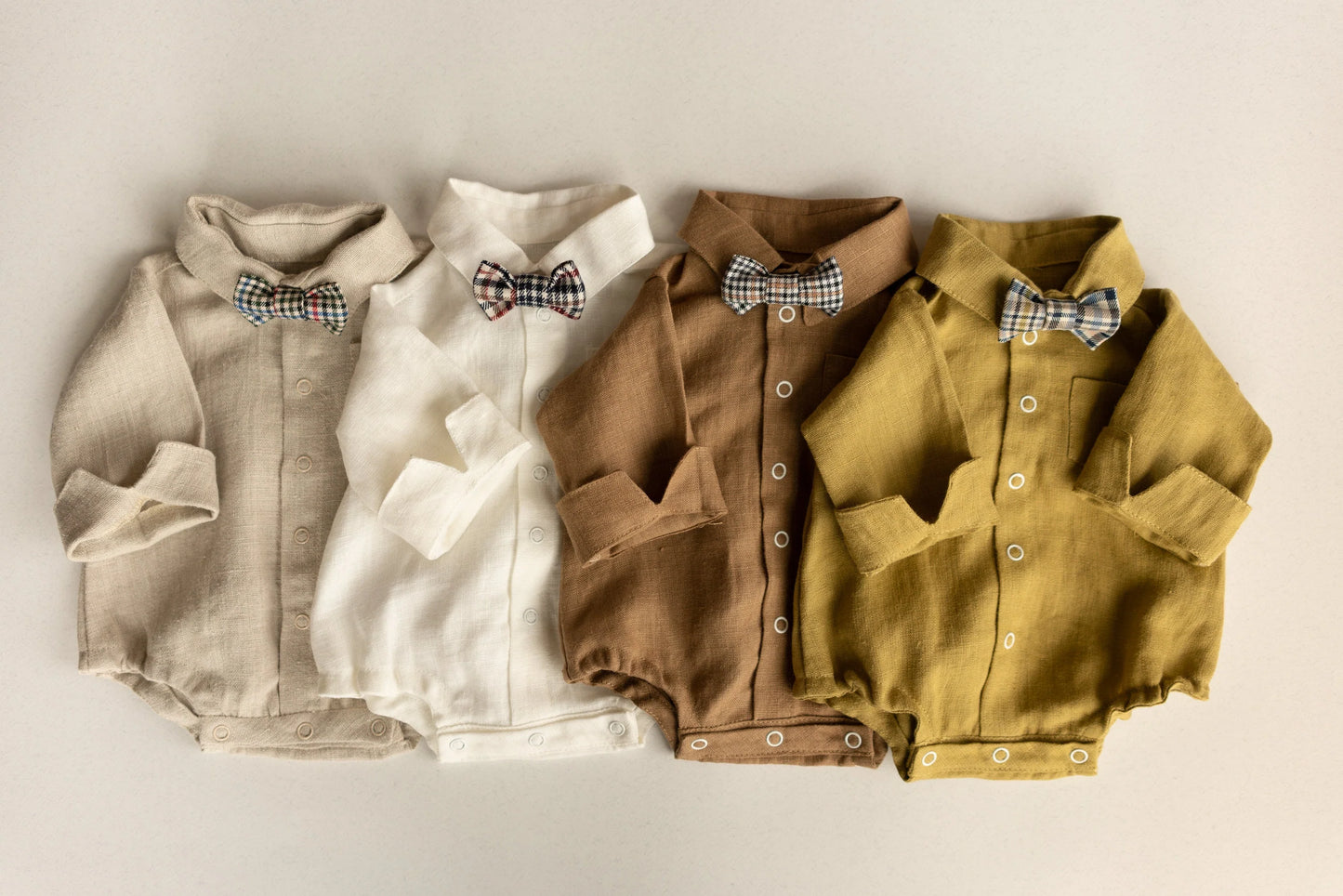 男の子用リネン製ロンパース