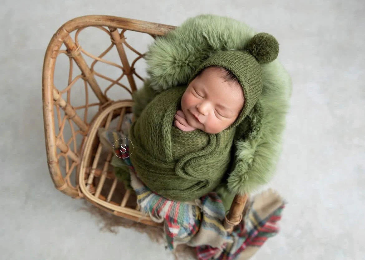 ソフトモヘア糸使用のニューボーン用おくるみ