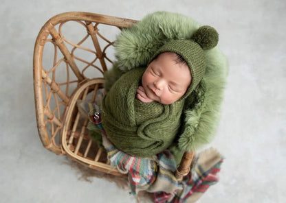 ソフトモヘア糸使用のニューボーン用おくるみ