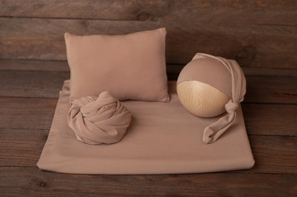 ジュリアバックドロップ、おくるみ、まくら、ハット