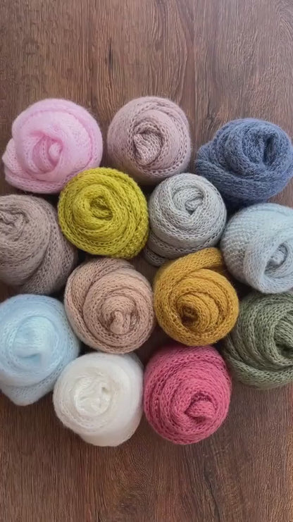 ソフトモヘア糸使用のニューボーン用おくるみ