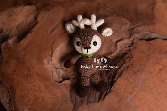 手編みのトナカイ