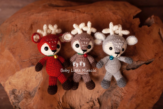 手編みのトナカイ